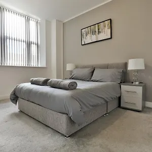 Luxury Centre Pad Kingston upon Hull