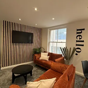 Modern Two Bed Kingston upon Hull